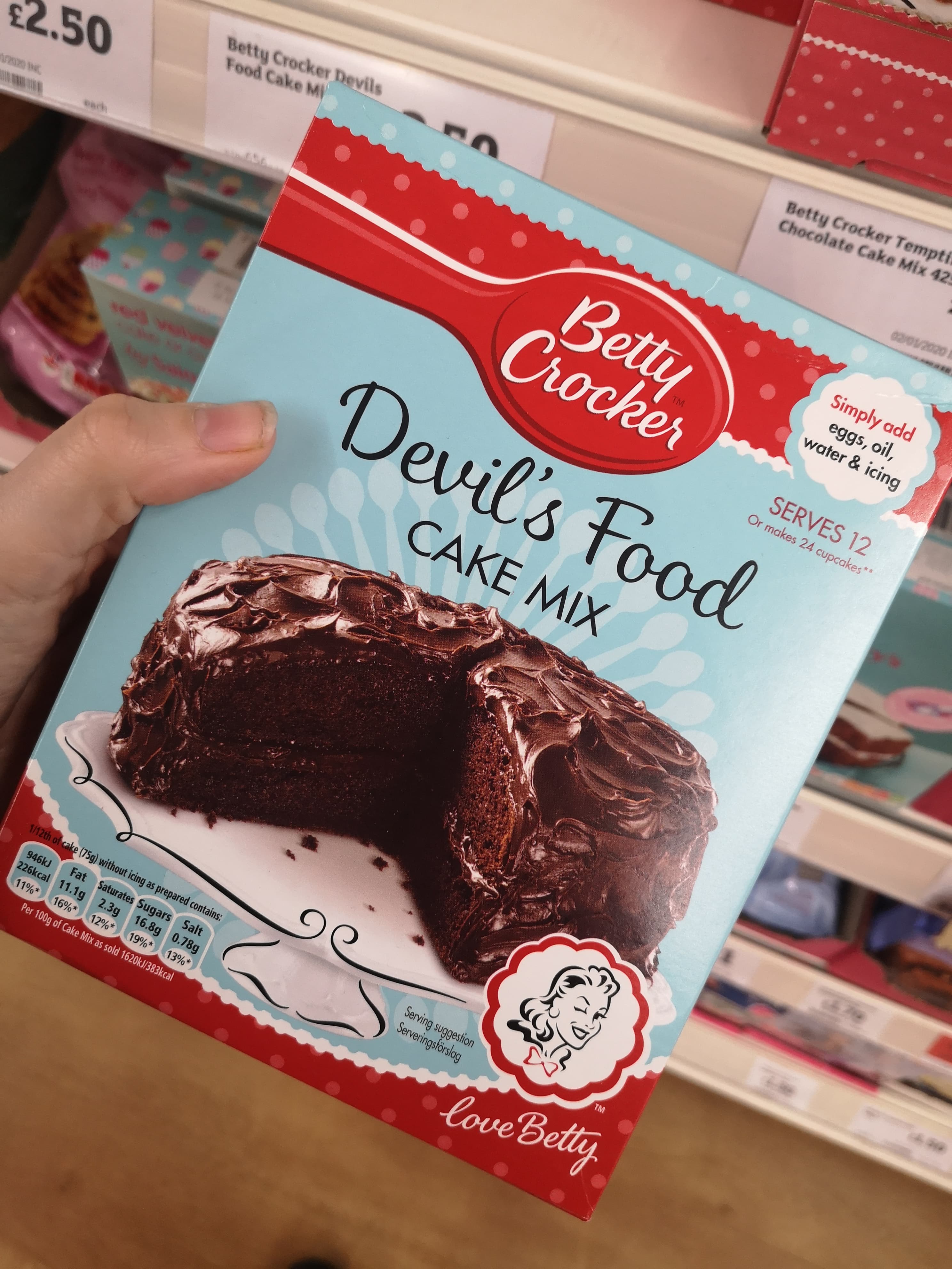 Badeværelse samvittighed Plantation Betty Crocker Devil's Food Chocolate Cake Mix 425g – Vegan Food UK